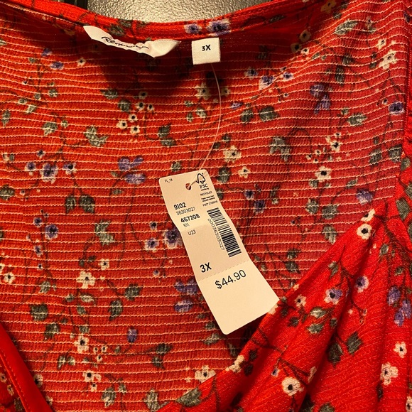 Shirred red floral top with sweetheart neckline NWT size 3X - Picture 3 of 6